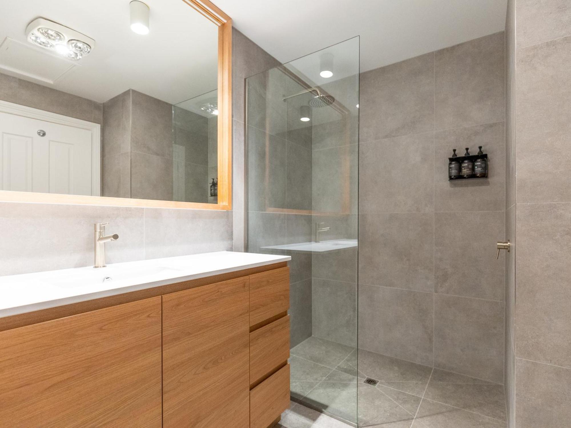 Village Hotel 4*