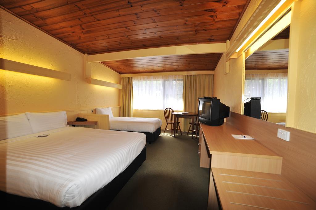 Village Hotel 4*