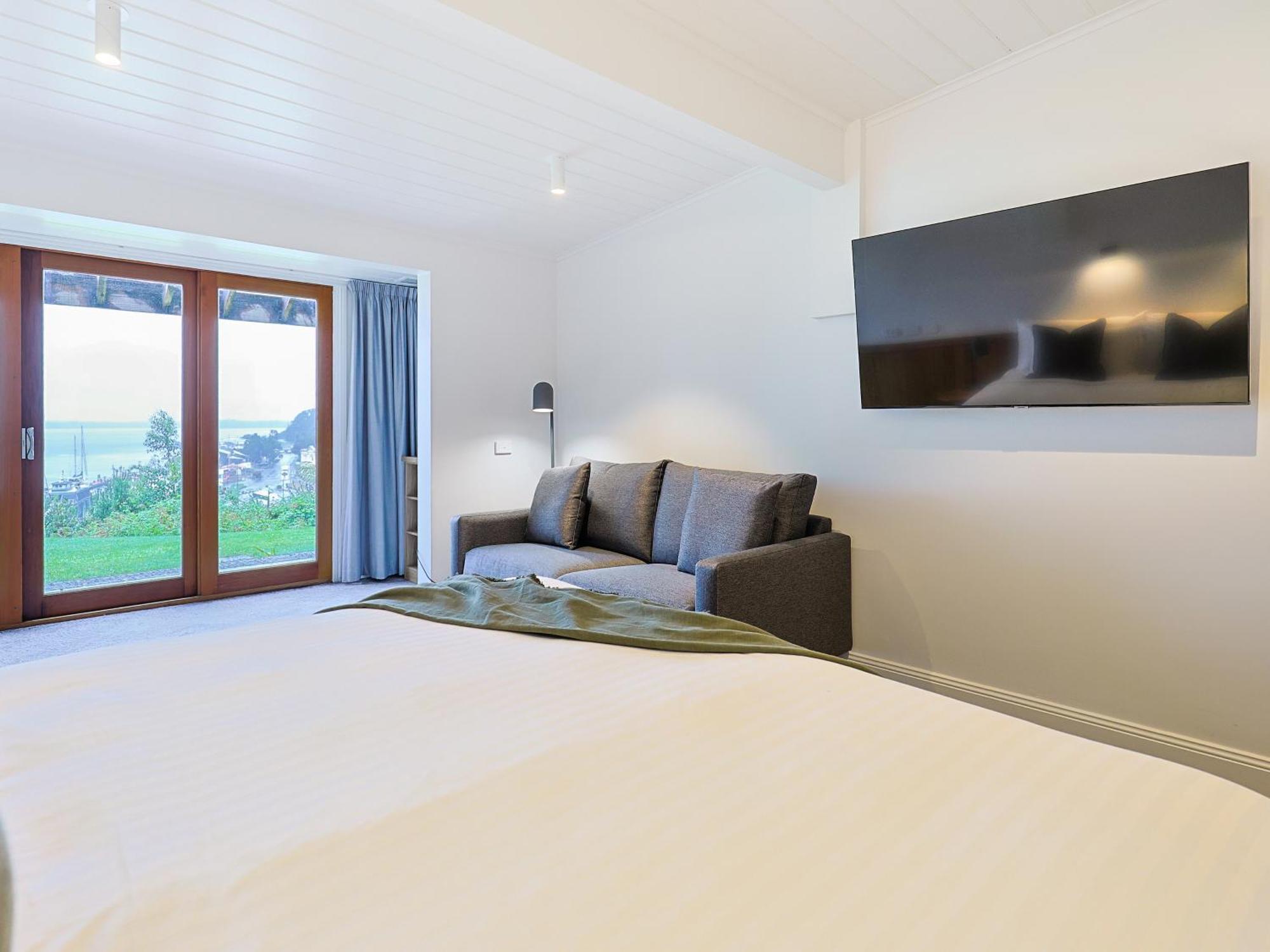 Village 4* Strahan