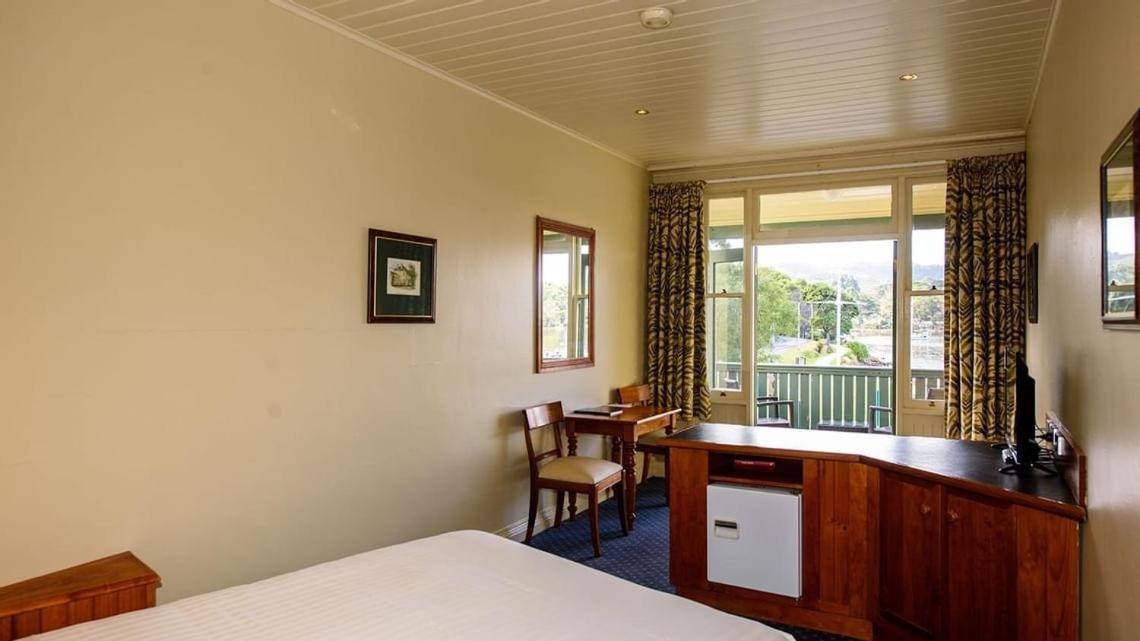 Village 4* Strahan