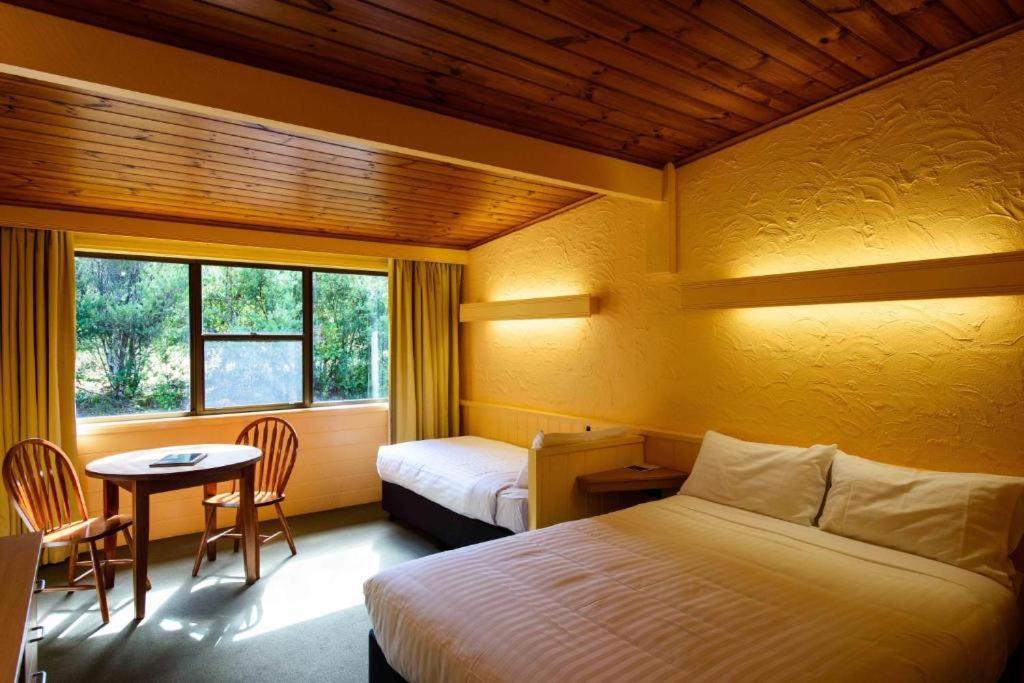 Village Hotel Strahan