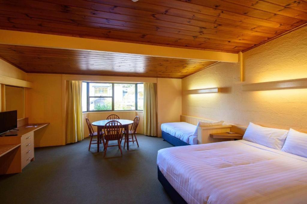 Village 4*