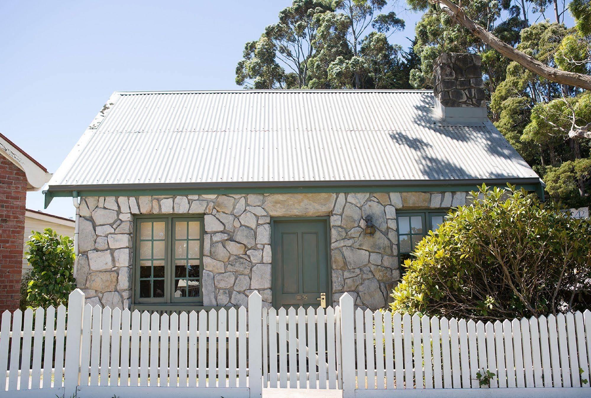 Village Hotel Strahan